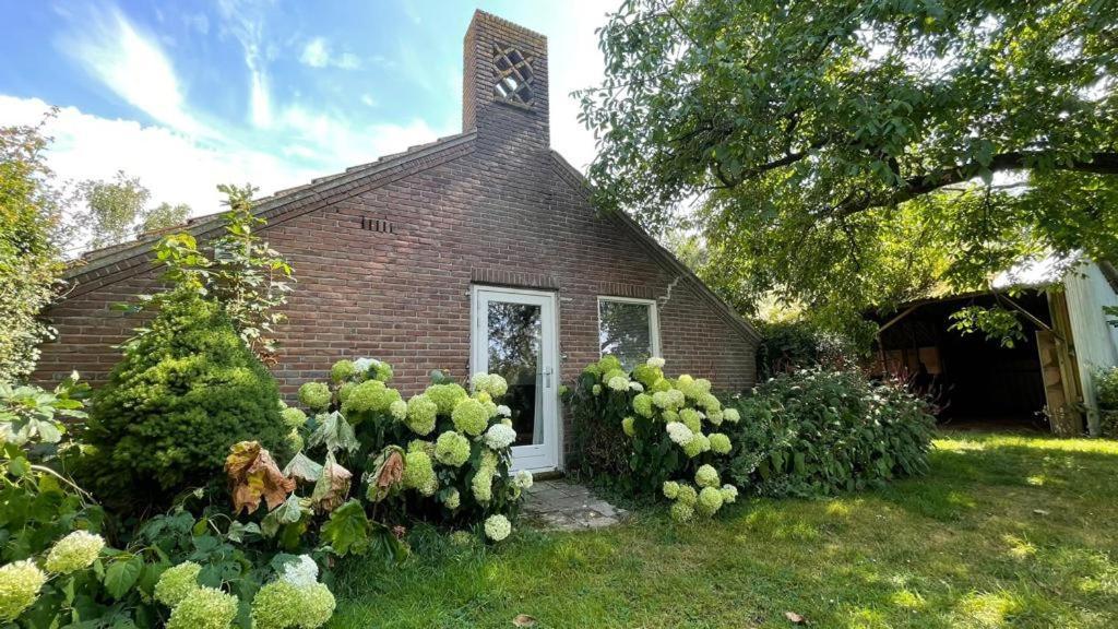 Bed & Breakfast+ De Kooimolen Dreumel Luaran gambar